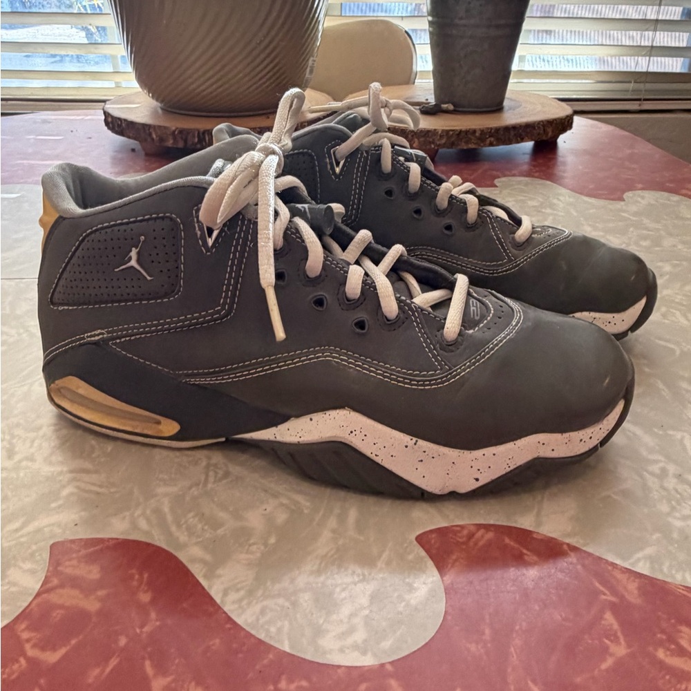 Vintage Air Jordan B’Loyal Gray Low Sneakers 6.5 Nike